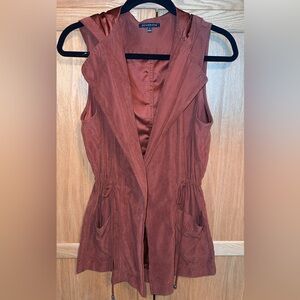 Staccato Rust Sleeveless Vest